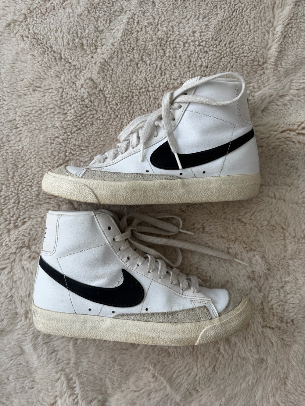 Nike Blazer Mid Sneakers